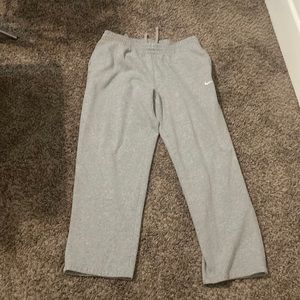 Mens gray sweat pants, size XL, Nike, cotton, drawstring, pockets, comfy, casual
